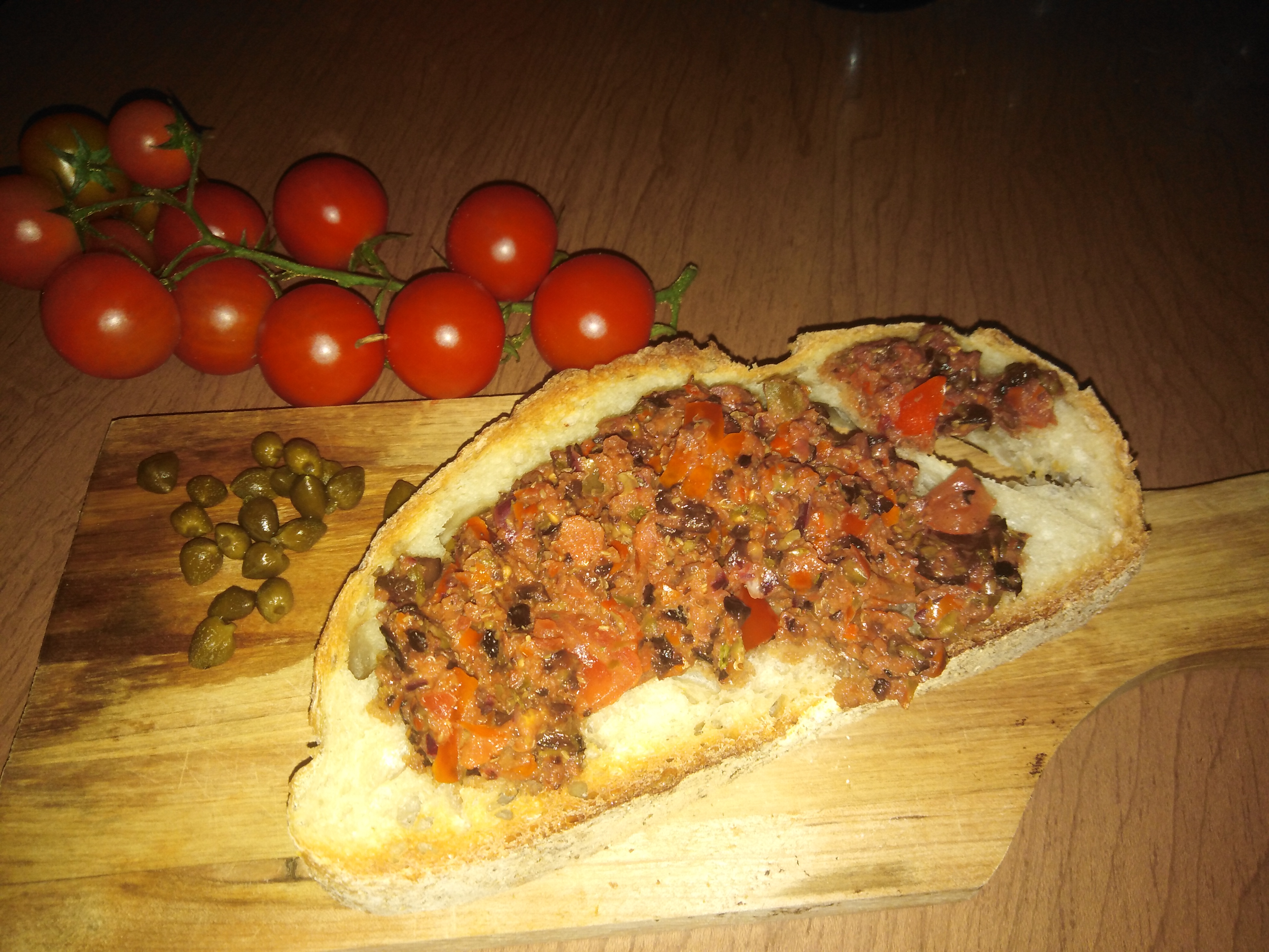 patè-pomodori-olive-capperi