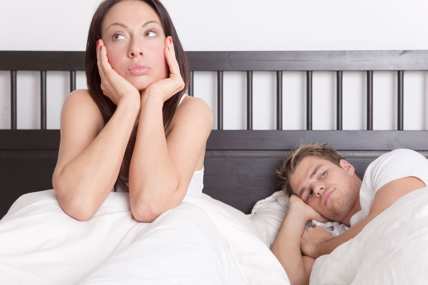 Половое влечение. Либидо девочки. Либидо девочки. Мужские страхи в постели. Молодая пара.